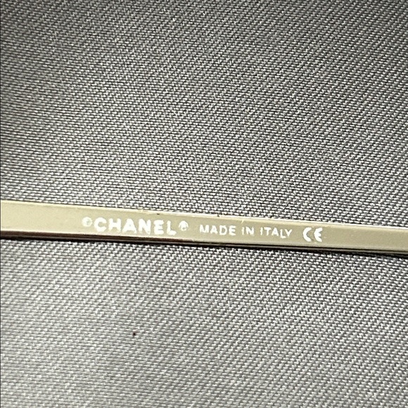 🖤CHANEL LIGHT GREY RHINESTONE LOGO SUNGLASSES - Picture 10 of 16